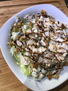 Una foto de Ensalada templada de pollo