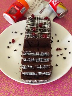 बनाना चॉकलेट केक (Banana chocolate cake recipe in hindi) रेसिपी मुख्य फोटो