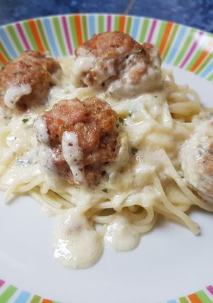Tejszínes, sajtos húsgombóc recept fotója