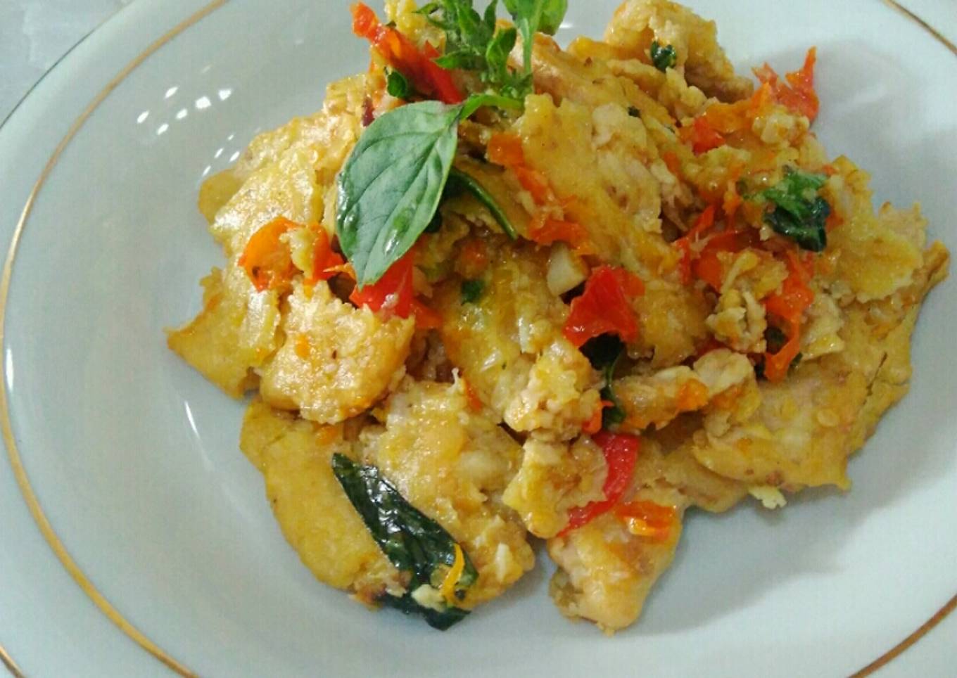 Tempe geprek daun kemangi