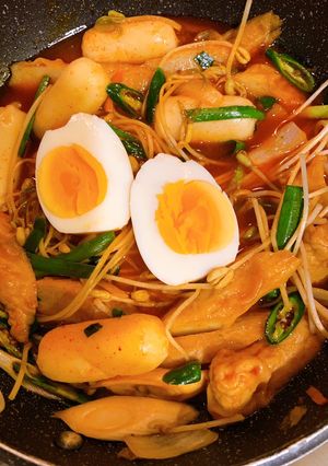 รูปของ Cheese Tteokbokki ต็อกบกกีชีสเผ็ด🧀style by barbie👩🏼🍳