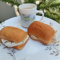 A picture of Half Fry Egg Bun 😍😍.