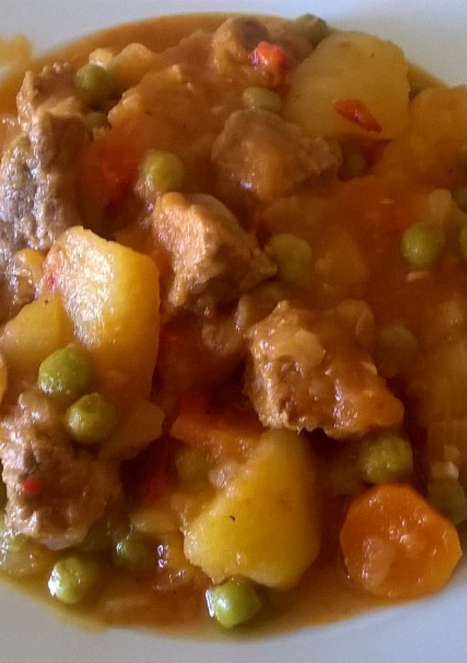 Una foto de Estofado de ternera con patatas y verduras