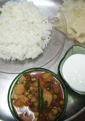 A picture of Simple spicy vegetable curry.
