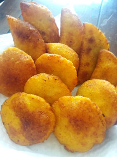 Una foto de Arepas y empanadas con harina de maíz y trigo