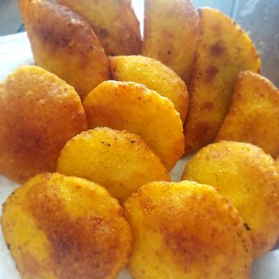 Arepas y empanadas con harina de maíz y trigo Receta de Ninfa Carrascal-  Cookpad