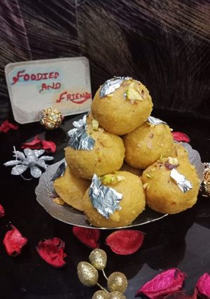 A picture of Besan k Ladu   #KokabandCookpad  #Foodies&Freinds.