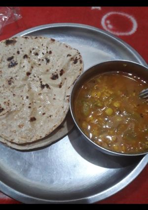लौकी चना दाल सब्जी (lauki chana dal sabzi recipe in Hindi) रेसिपी मुख्य फोटो
