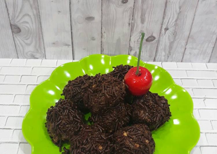 Bola bola regal coklat