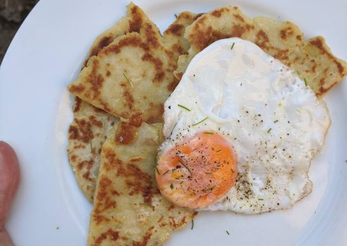 Quick potato cakes (with leftover mash)