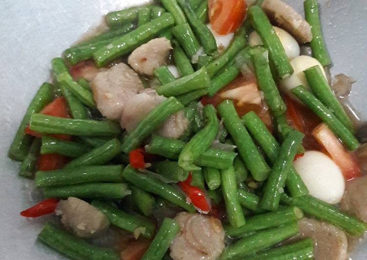 Cara mudah mengolah Tumis kacang panjang, bakso, telur puyuh yang nikmat