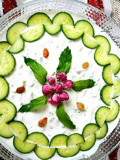 عکسی از دستور ماست خیار، کشمش 3 بعدی😜😝😋🍇