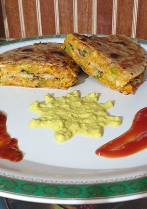 A picture of Masla roti sandwich.