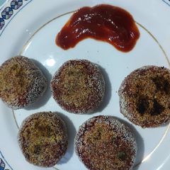 A picture of Oats beetroot tikki.
