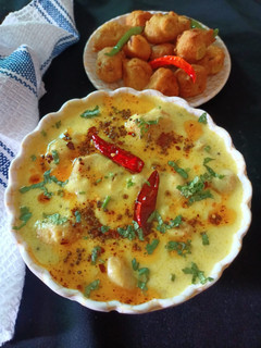 कढ़ी पकौड़ी (Kadhi pakodi recipe in hindi) रेसिपी मुख्य फोटो