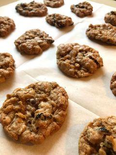 A picture of Oatmeal cookies.