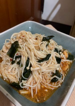 酸辣金針菇 的食譜成品照片