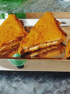 आलू स्टफ ब्रेड पकौड़ा (aloo stuff bread pakoda recipe in Hindi) रेसिपी मुख्य फोटो
