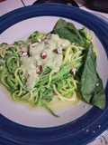 Espaguetis con salsa pesto de aguacate 🥑