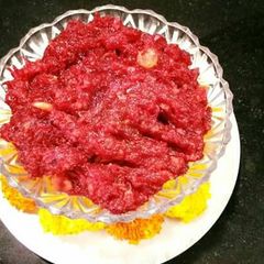 A picture of Beetroot Apple Jaggery halwa.
