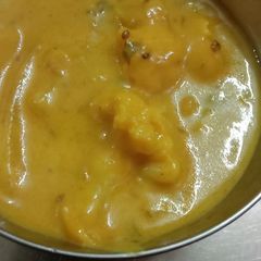 A picture of Kadhi pakoda.