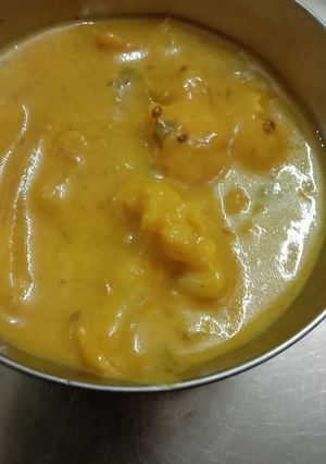 A picture of Kadhi pakoda.