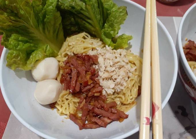 Bakmi or Bihun Kepiting (Crab Noodle or Fermiceli)