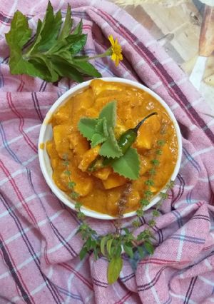 A picture of Paneer makhani.