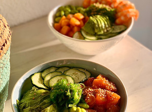Foto principal de Poke bowl de salmón y langostinos