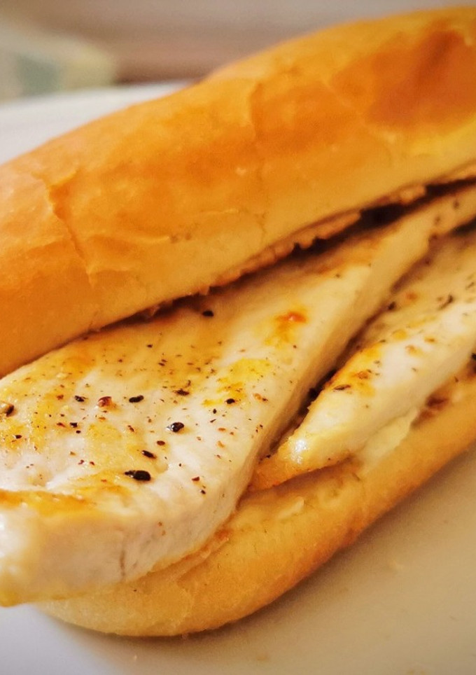 Una foto de Bocata de Pechuga de Pollo estilo Casa Vallès