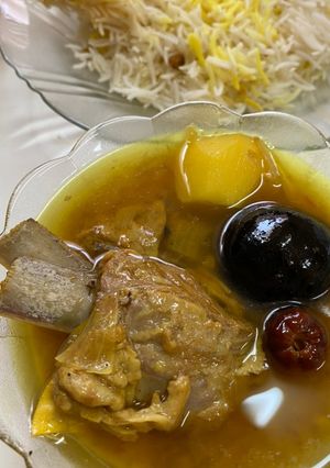 صورة لوصفة مرقة اللحم الصفراء