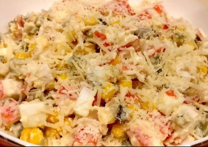 Салат с кукурузой, крабовыми палочками, яйцами и сыром: пошаговый рецепт с фото и видео