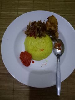 Foto resep Nasi kuning rice cooker