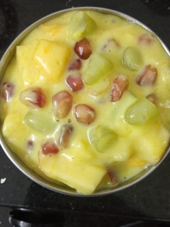 மிக்ஸட் ப்ரூட் கஸ்டட் (Mixed fruit custard recipe in tamil) செய்முறை முக்கிய புகைப்படம்