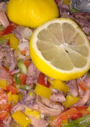 Una foto de Ceviche de calamar (cocido)