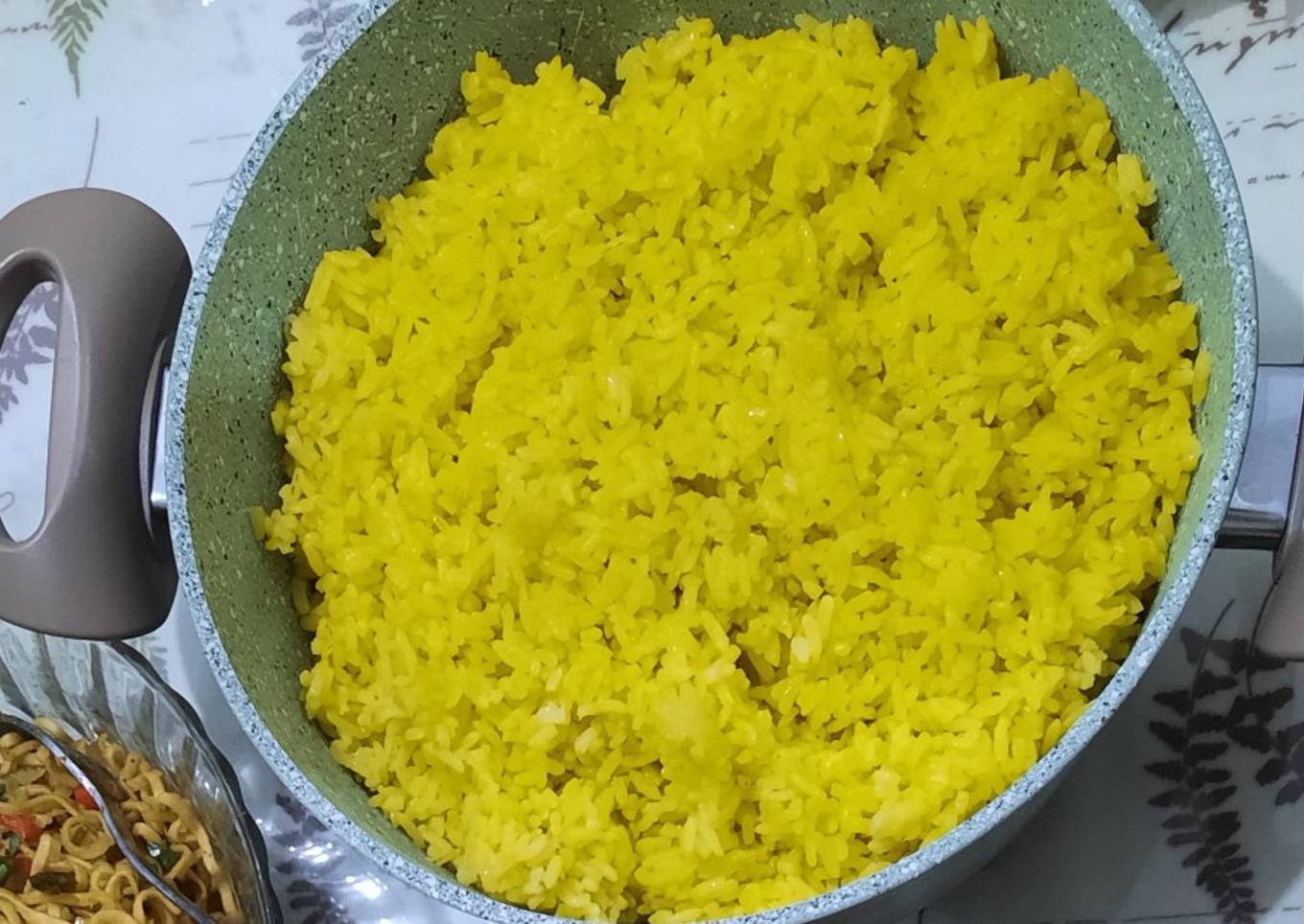 Nasi kuning gurih