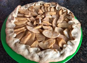 Una foto de 🍎Tarta fácil de manzana 🍎*Galette*