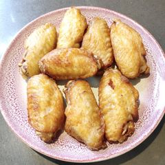 A picture of Fried Chicken Wings.