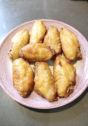 A picture of Fried Chicken Wings.