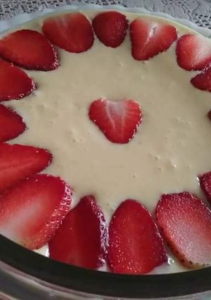 A picture of Strawberry vanilla custard 😊😊😊.