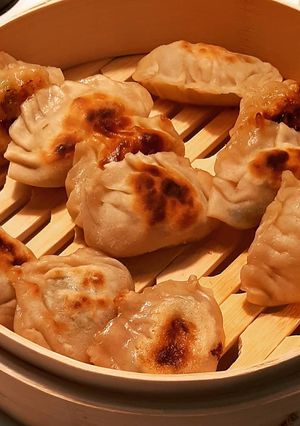 Una foto de Gyozas de camarón