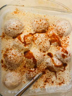 A picture of Dahi vada.