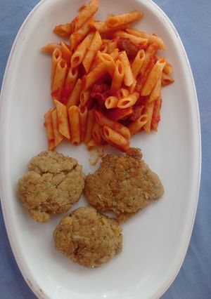 Una foto de Filetes rusos con macarrones