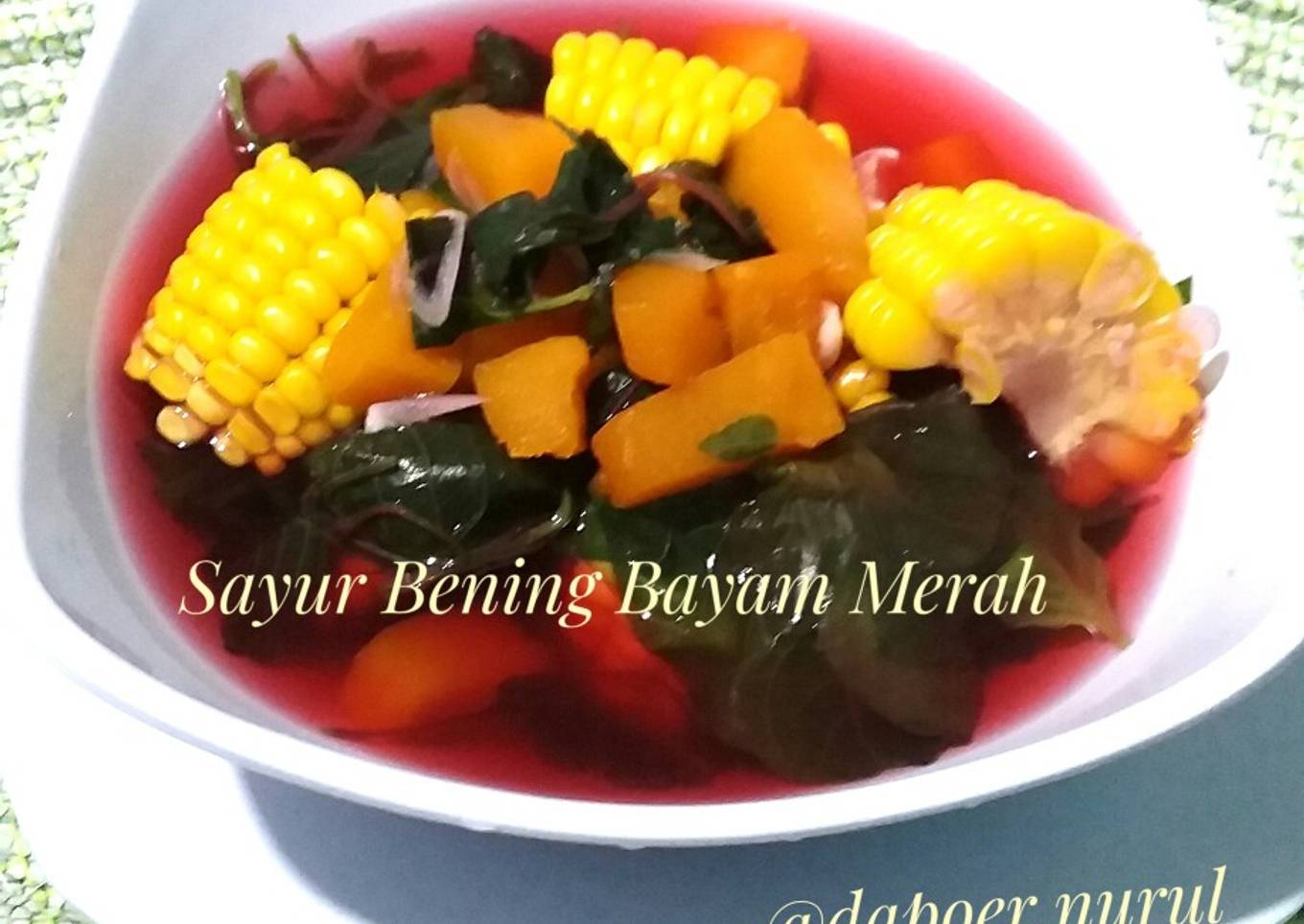 Sayuran Bayam merah cerah