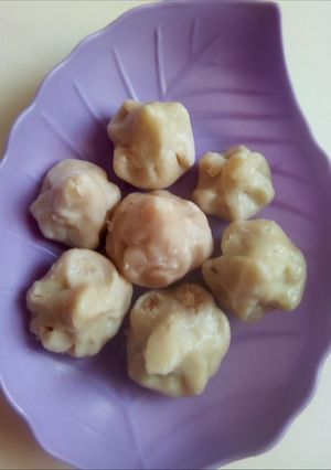 A picture of Mawa modak.