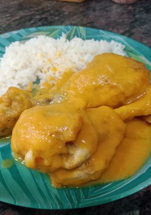 Una foto de Pollo en salsa de zanahoria y cerveza