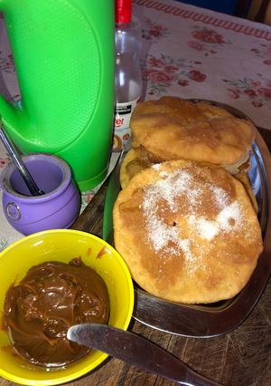 Una foto de Torta fritas con un toque de levadura 👌