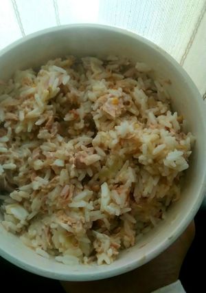 Una foto de Arroz con atún