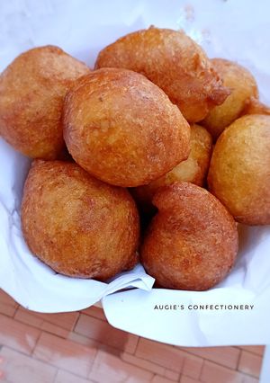 A picture of Banana puffs.