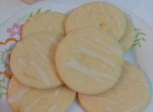 Una foto de Galles de limón con glaseado